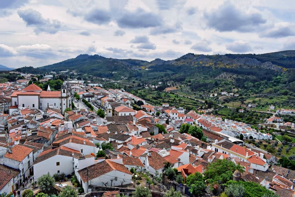Marvão: o ninho de águia onde Portugal espreita Espanha