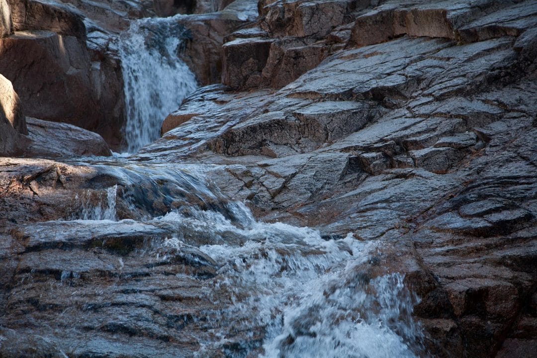 Peneda-Gerês no Verão: as Cascatas, os Poços e os Cavalos Selvagens que Fazem Esquecer o Calor