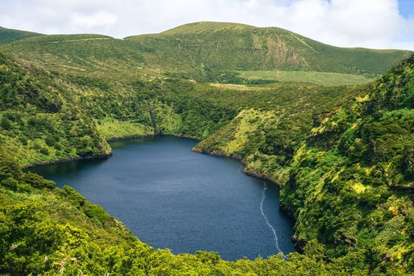 Flores e Corvo — onde os Açores e a Europa acabam