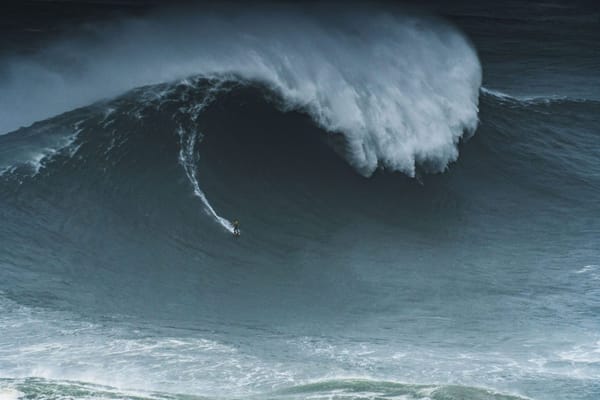 Nazaré: o canhão submarino que fabrica as maiores ondas do mundo à porta de uma vila de pescadores